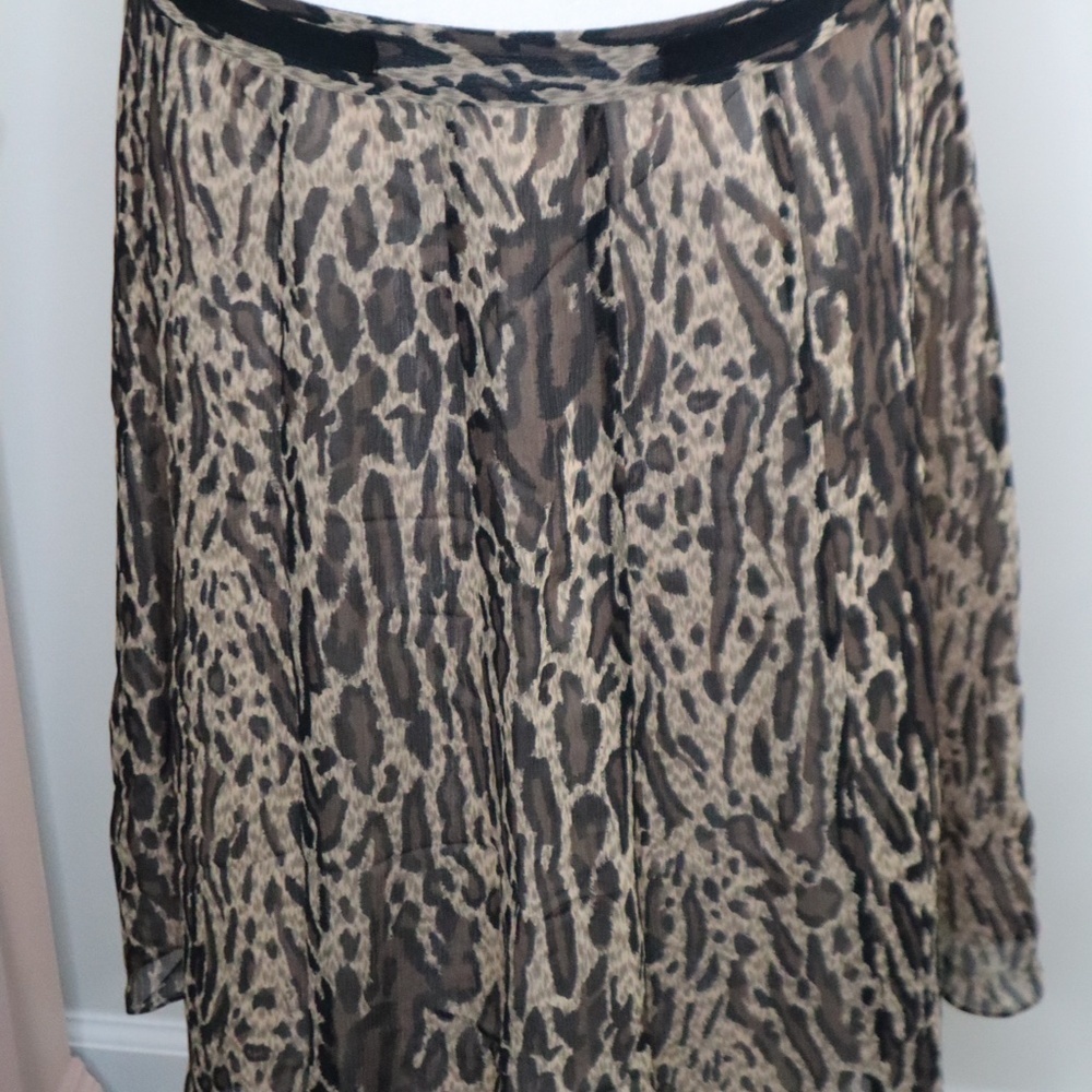 John Paul Richard Cheetah Print 100% Silk Skirt Size 14 Petite. - Picture 2 of 6